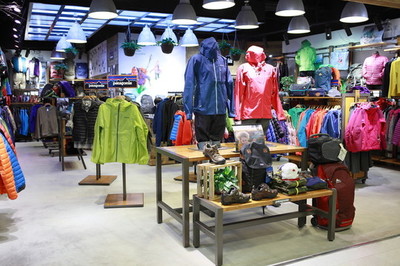 探索自然之美 戶(hù)外用品銷(xiāo)售的藝術(shù)與未來(lái)